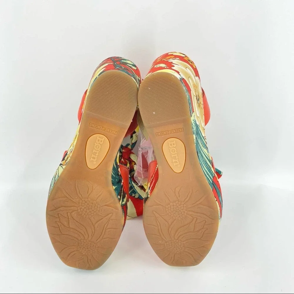 NEW Born Salton Sandals in Red sz 9 - Picture 10 of 14